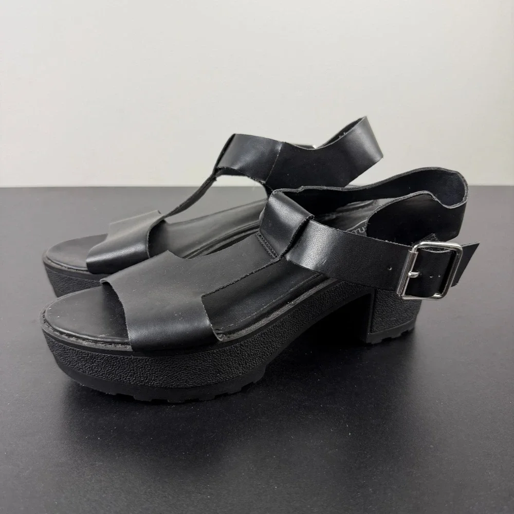 Candies Platform Sandals Women's 7M Black Leather T-Strap Chunky Buckle Heels